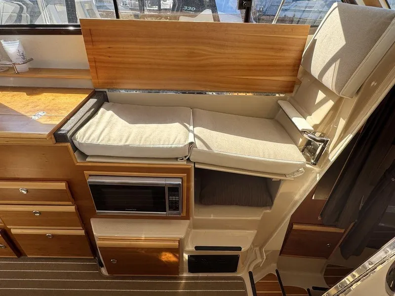 Slide: The Image of Cutwater 30-S 2016 - 17