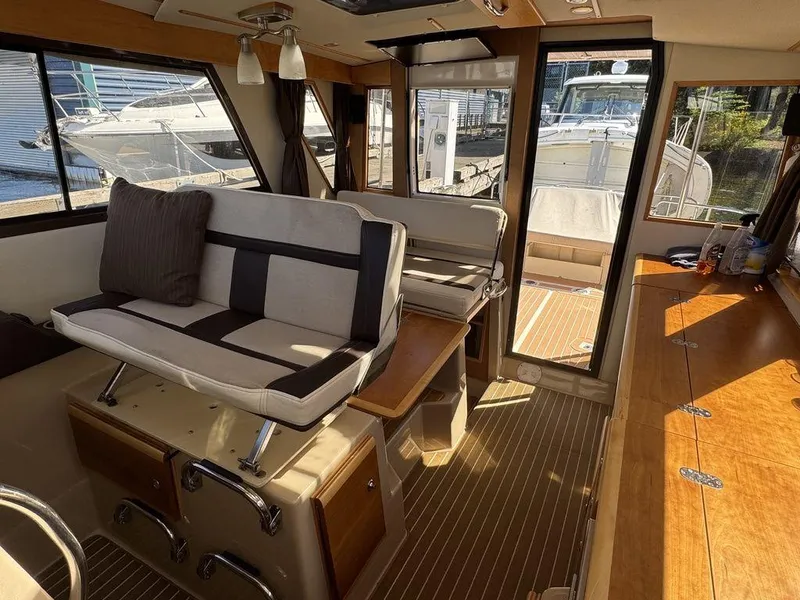 Slide: The Image of Cutwater 30-S 2016 - 21