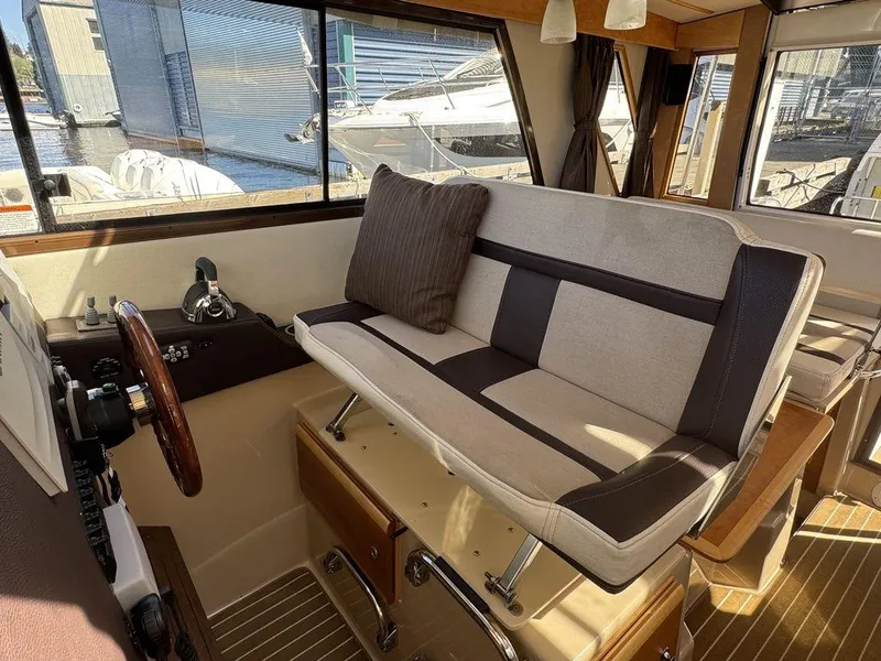 Slide: The Image of Cutwater 30-S 2016 - 22