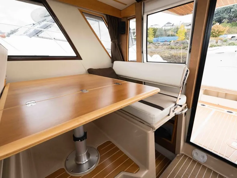 Slide: The Image of Cutwater 30-S 2016 - 25