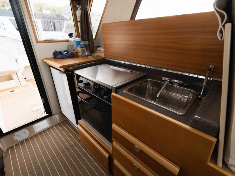 Slide: The Image of Cutwater 30-S 2016 - 26