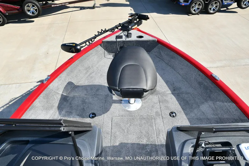 Slide: The Image of 2025 Tracker Pro Guide V-175 Combo boat interior with seat and trolling motor. - 44