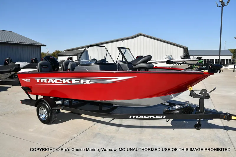 Slide: The Image of Tracker Pro Guide V-175 Combo 2025 - 81