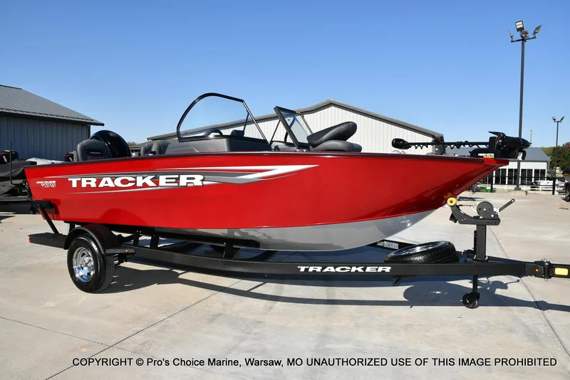 Slide: The Image of Tracker Pro Guide V-175 Combo 2025 - 82