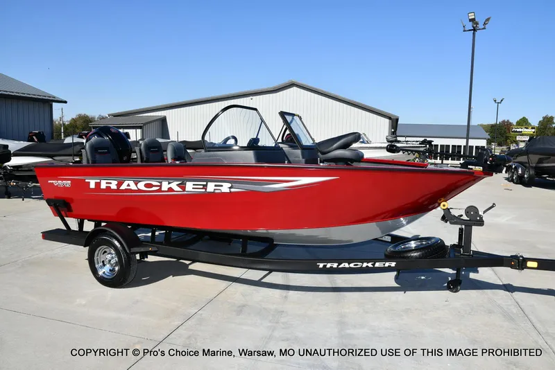 Slide: The Image of Tracker Pro Guide V-175 Combo 2025 - 85