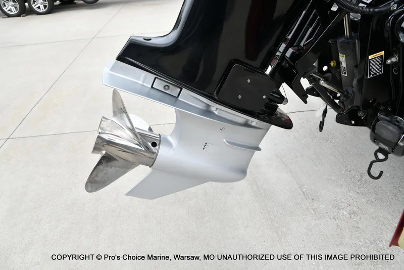Slide: The Image of 2018 Ranger Z520L CUP boat motor with stainless steel propeller on concrete surface. - 19