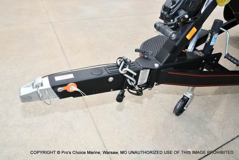 Slide: The Image of Trailer hitch of 2018 Ranger Z520L CUP boat, featuring secure locking mechanism. - 29