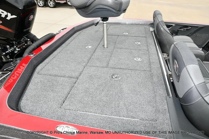 Slide: The Image of 2018 Ranger Z520L CUP boat deck with seating and storage compartments. - 36