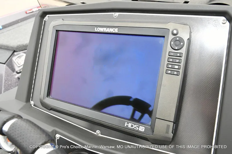 Slide: The Image of Lowrance HDS-12 fishfinder on 2018 Ranger Z520L CUP boat dashboard. - 38