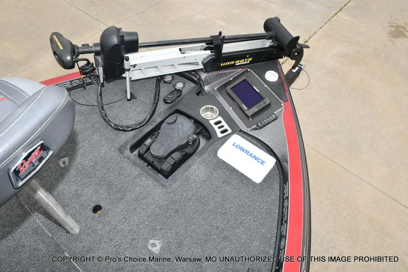 Slide: The Image of 2018 Ranger Z520L CUP boat deck with Lowrance electronics and Minn Kota trolling motor. - 7