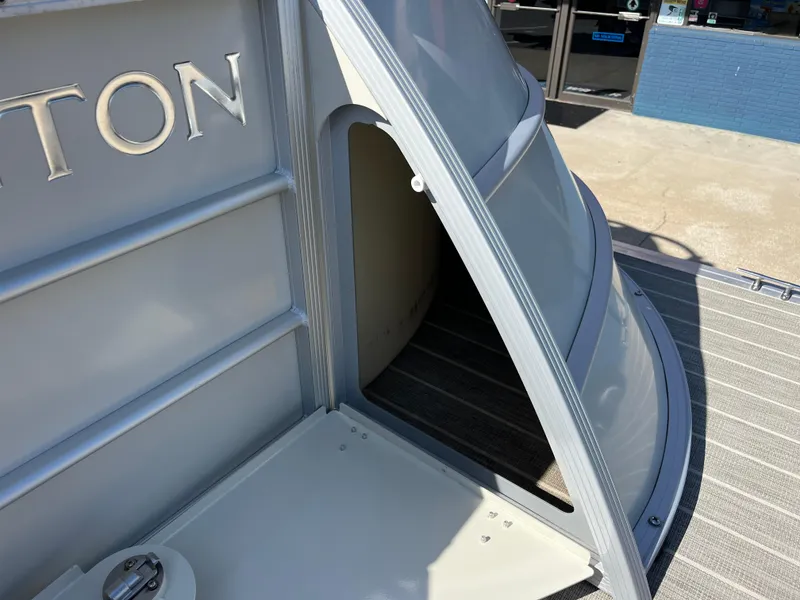 Slide: The Image of Lexington 626 Cruise 2023 - 6