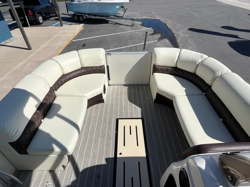 Slide: The Image of Lexington 626 Cruise 2023 - 8