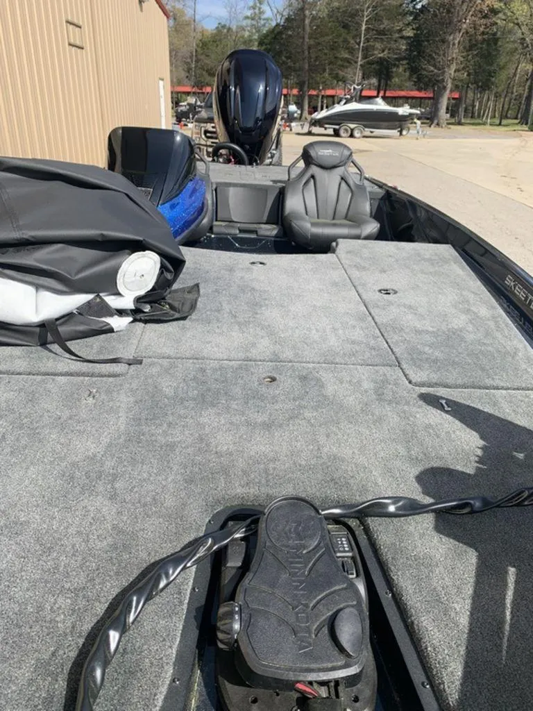 Slide: The Image of Skeeter ZXR20 SE 2025 - 6