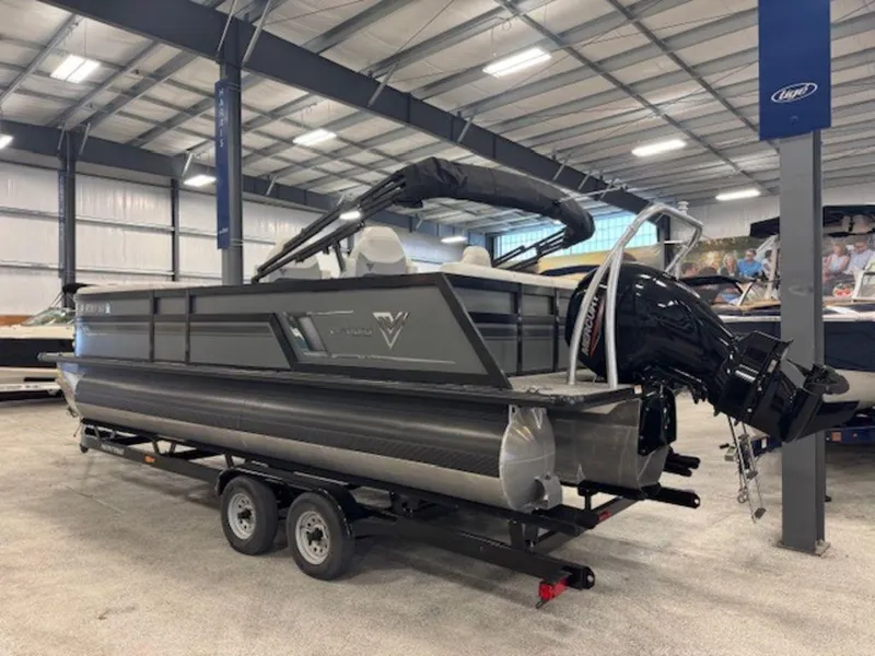 Slide: The Image of Viaggio By Misty Harbor Diamante Q D23Q 2021 - 2