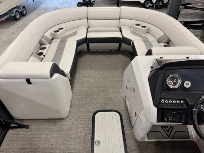 Slide: The Image of Viaggio By Misty Harbor Diamante Q D23Q 2021 - 4