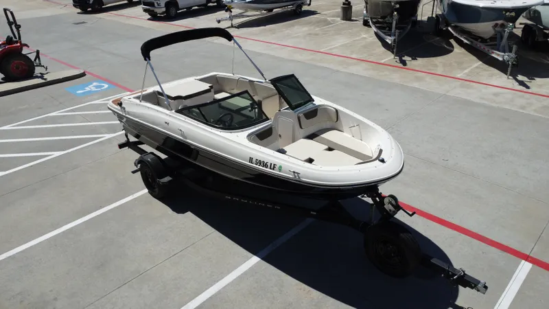 Slide: The Image of Bayliner VR4 2018 - 13