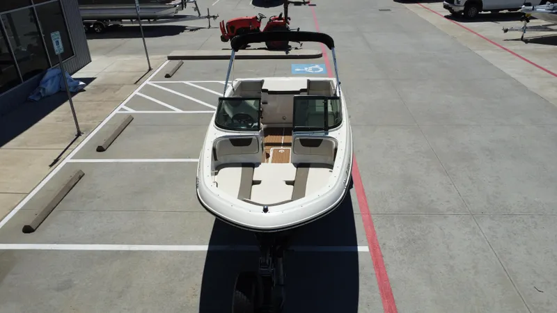 Slide: The Image of Bayliner VR4 2018 - 14