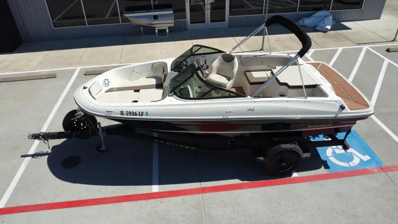Slide: The Image of Bayliner VR4 2018 - 16