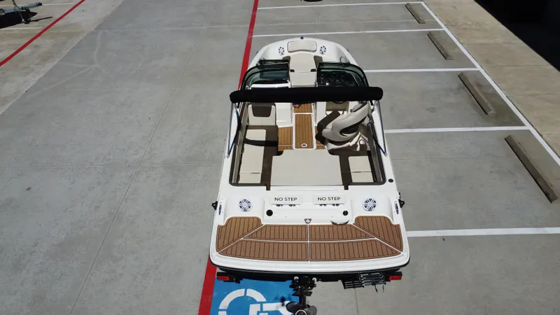 Slide: The Image of Bayliner VR4 2018 - 18