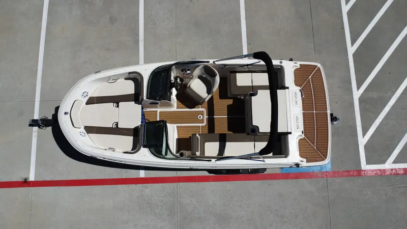 Slide: The Image of Bayliner VR4 2018 - 19