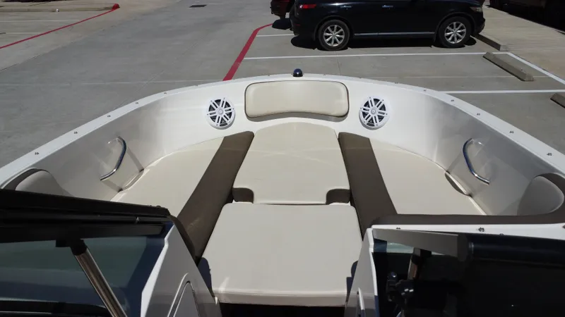 Slide: The Image of Bayliner VR4 2018 - 25