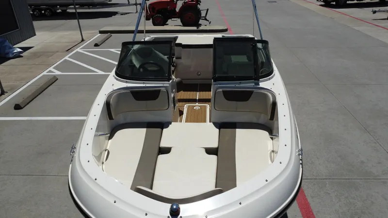 Slide: The Image of Bayliner VR4 2018 - 26