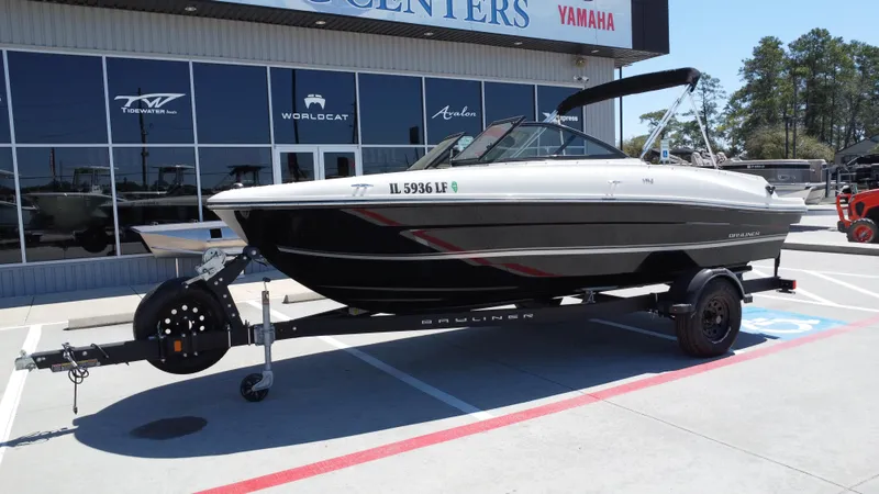 Slide: The Image of Bayliner VR4 2018 - 7