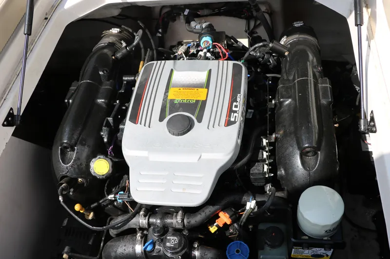 Slide: The Image of 2014 Chaparral 21 H2O Ski & Fish boat engine, featuring a 5.0L motor. - 34