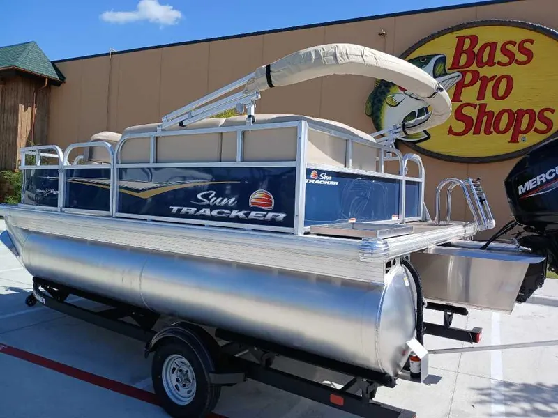 Slide: The Image of 2025 Sun Tracker Bass Buggy 16 XL Select pontoon boat at Bass Pro Shops. - 3