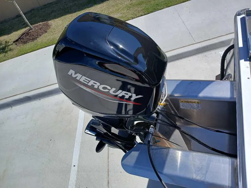 Slide: The Image of Mercury outboard motor on 2025 Sun Tracker Bass Buggy 16 XL Select boat. - 8