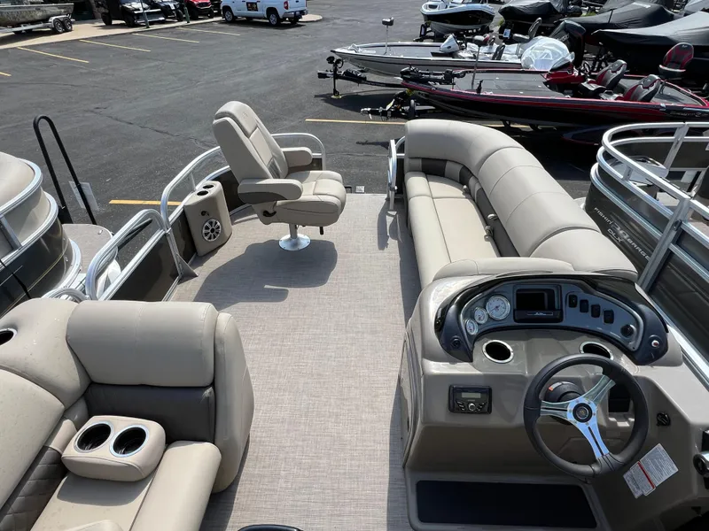 Slide: The Image of Sun Tracker SportFish 20 DLX 2025 - 83