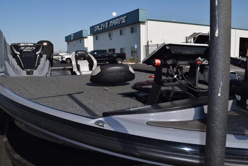 Slide: The Image of 2025 Nitro Z20 XL Pro boat at Galey's Marine dealership. - 6