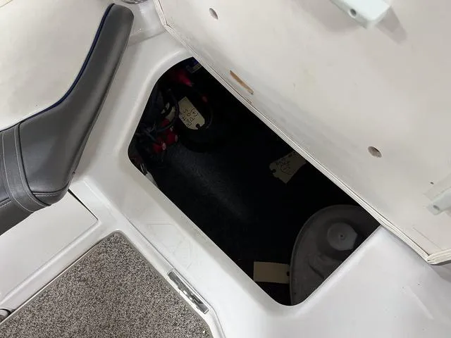 Slide: The Image of Yamaha 242 LTD 2011 - 10