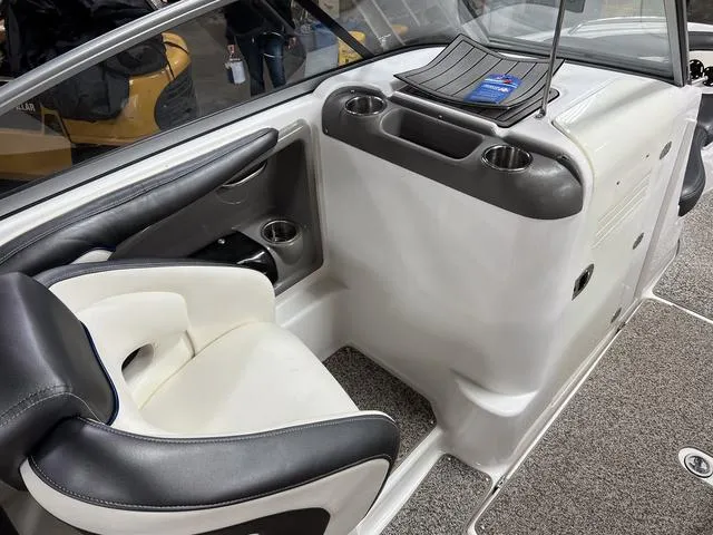 Slide: The Image of Yamaha 242 LTD 2011 - 11