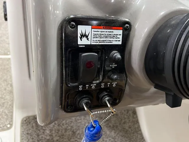 Slide: The Image of Yamaha 242 LTD 2011 - 17