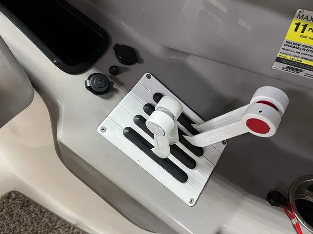 Slide: The Image of Yamaha 242 LTD 2011 - 19