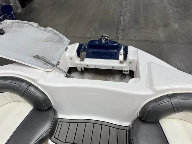 Slide: The Image of Yamaha 242 LTD 2011 - 24