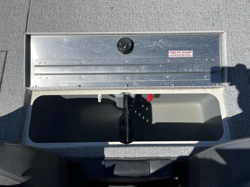 Slide: The Image of 2021 Tracker Pro Team 175 TXW Tournament Edition livewell with pump-out feature. - 6