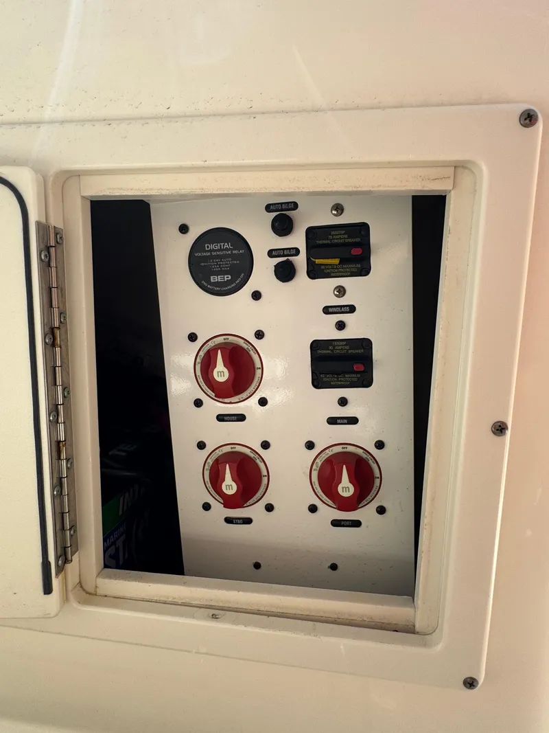 Slide: The Image of Control panel of a 2018 Key West Billistic 281 Center Console boat. - 25