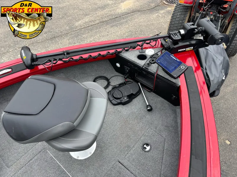 Slide: The Image of 2021 Tracker Targa V-19 WT Tournament Edition boat with fishing seat and equipment. - 6