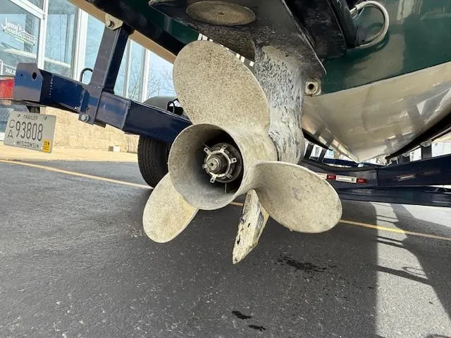 Slide: The Image of Propeller of a 1995 Cobalt 252 boat on a trailer. - 30