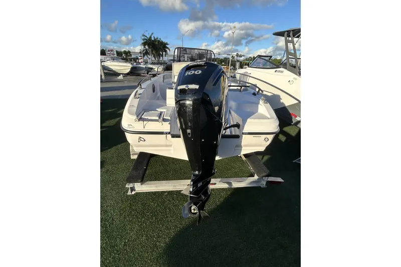 Slide: The Image of 2024 Ranieri Voyager 19S boat with Mercury 100 outboard motor on display. - 25