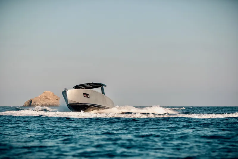 Slide: The Image of Tesoro T40 Inboard 2022 - 100