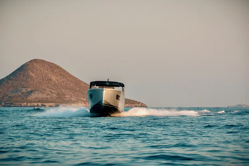 Slide: The Image of Tesoro T40 Inboard 2022 - 103