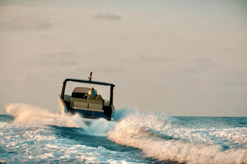 Slide: The Image of Tesoro T40 Inboard 2022 - 105