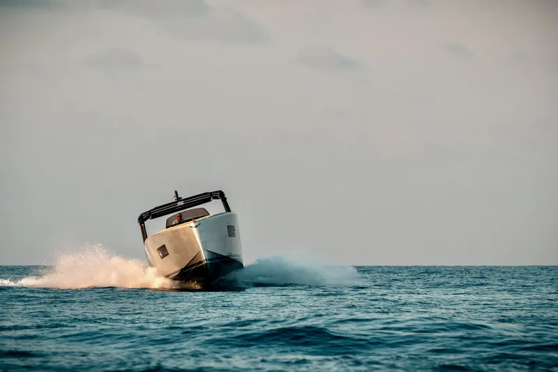 Slide: The Image of Tesoro T40 Inboard 2022 - 108