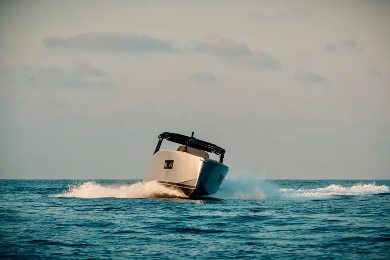 Slide: The Image of Tesoro T40 Inboard 2022 - 109