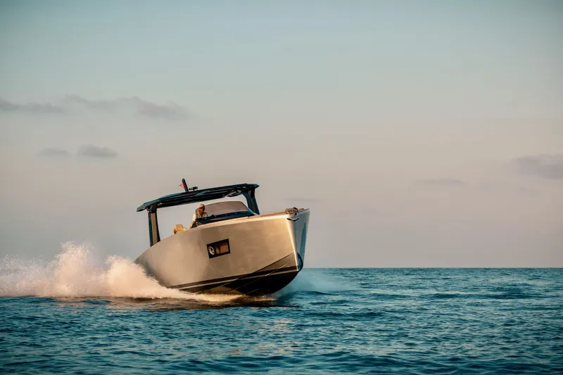 Slide: The Image of Tesoro T40 Inboard 2022 - 111