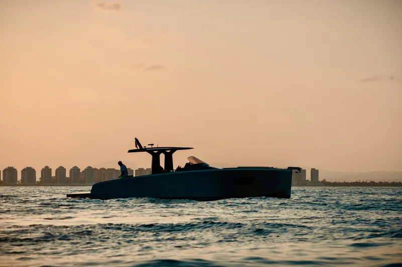 Slide: The Image of Tesoro T40 Inboard 2022 - 112