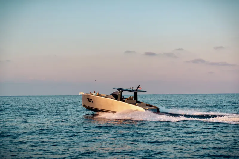 Slide: The Image of Tesoro T40 Inboard 2022 - 114